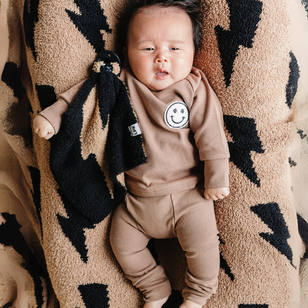 Lightning Bolt Fuzzy Blanket | Mocha