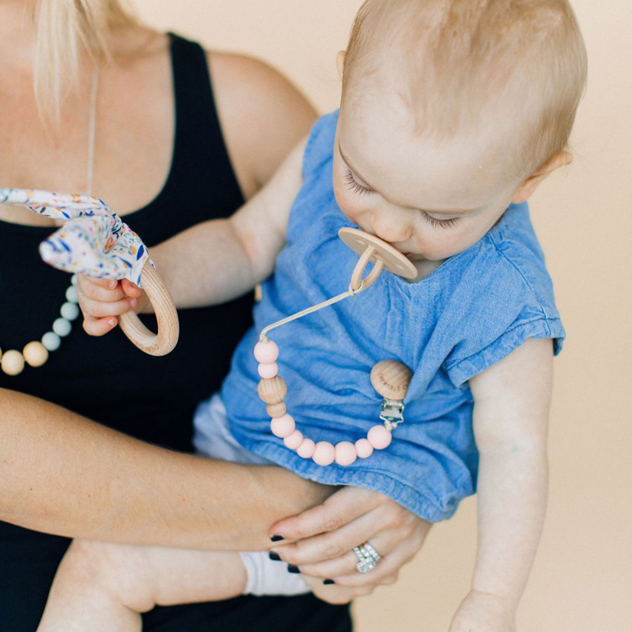 Silicone + Wood Pacifier Clip - Pale Blush – Urban Baby Co.